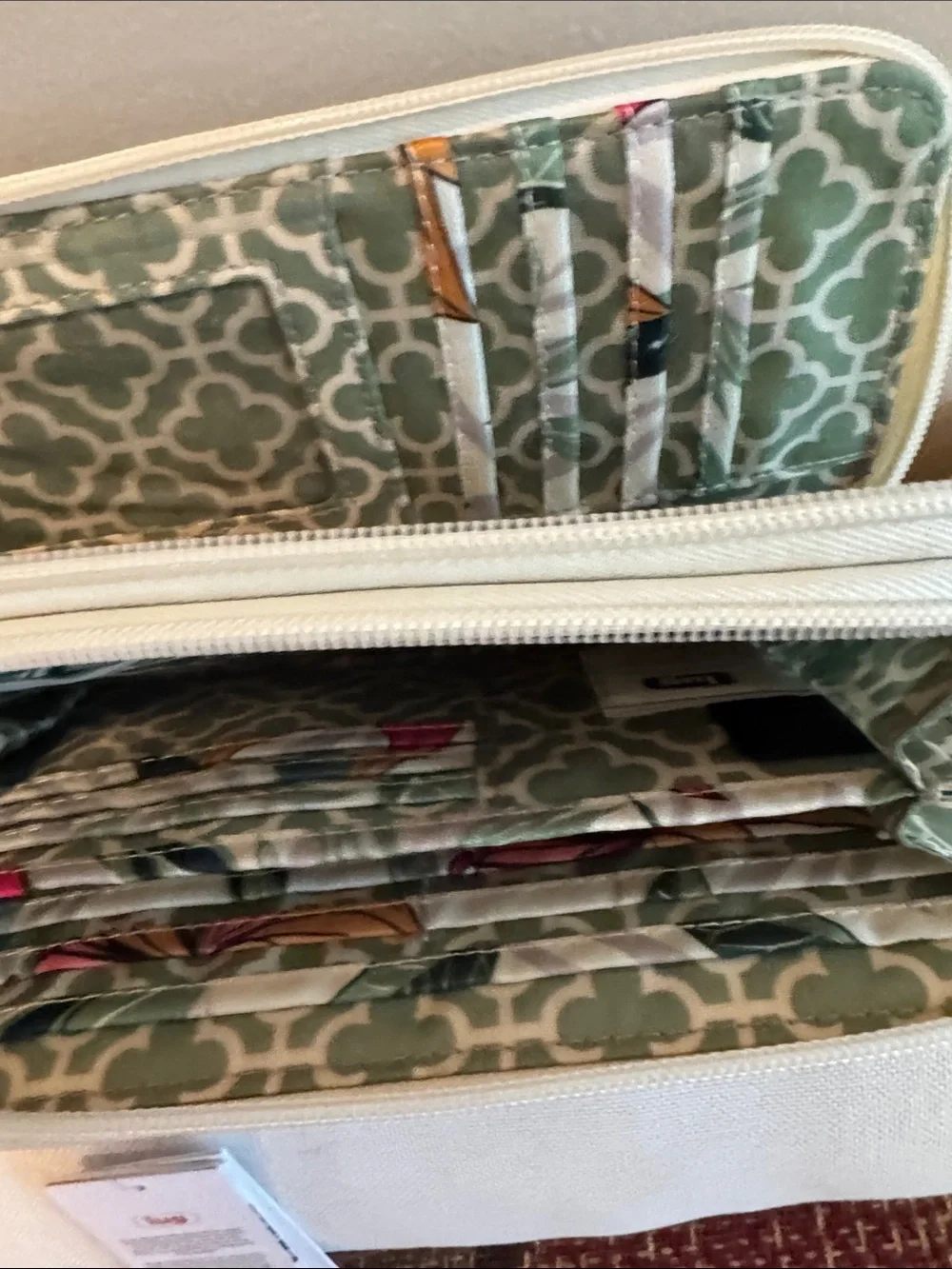 Rare LUG lily sand  Splits XL Wallet w/detachable Wristlet